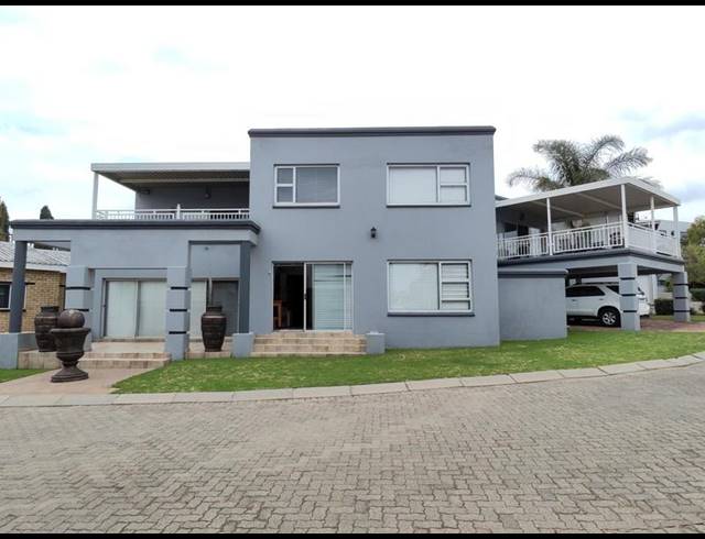 5 BEDROOM HOUSE FOR SALE IN MISTY BAY